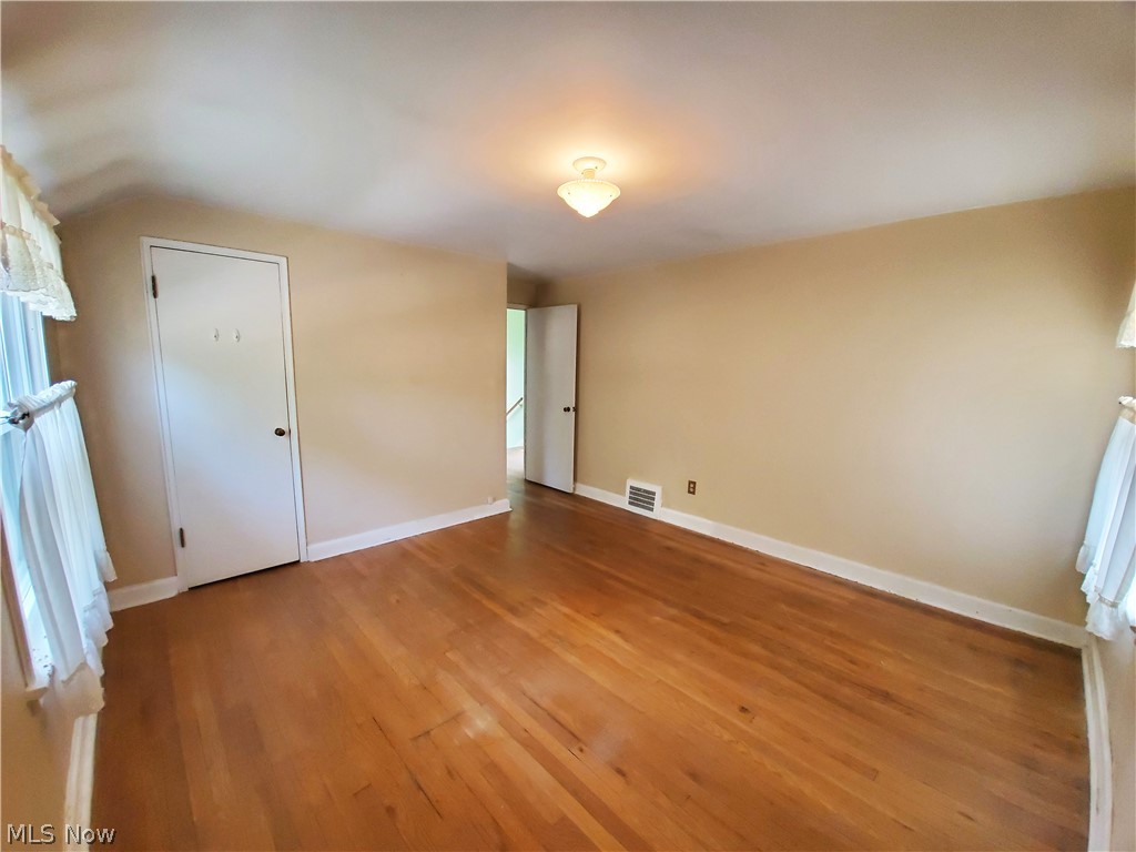 1128 Clifford Road Cleveland Heights, OH 44121 - Photo 10 of 11