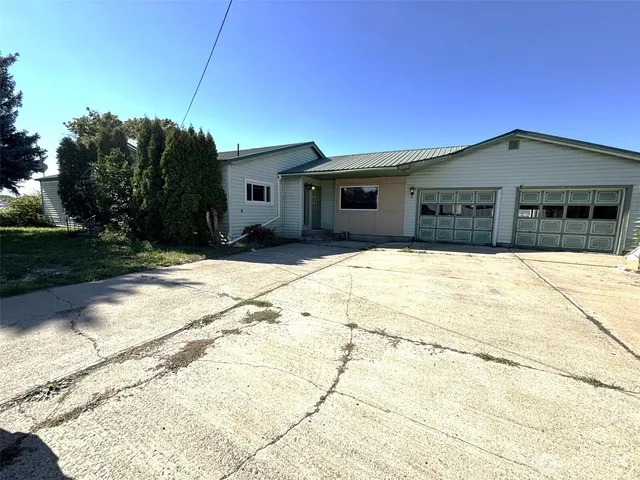 a house view with a outdoor space