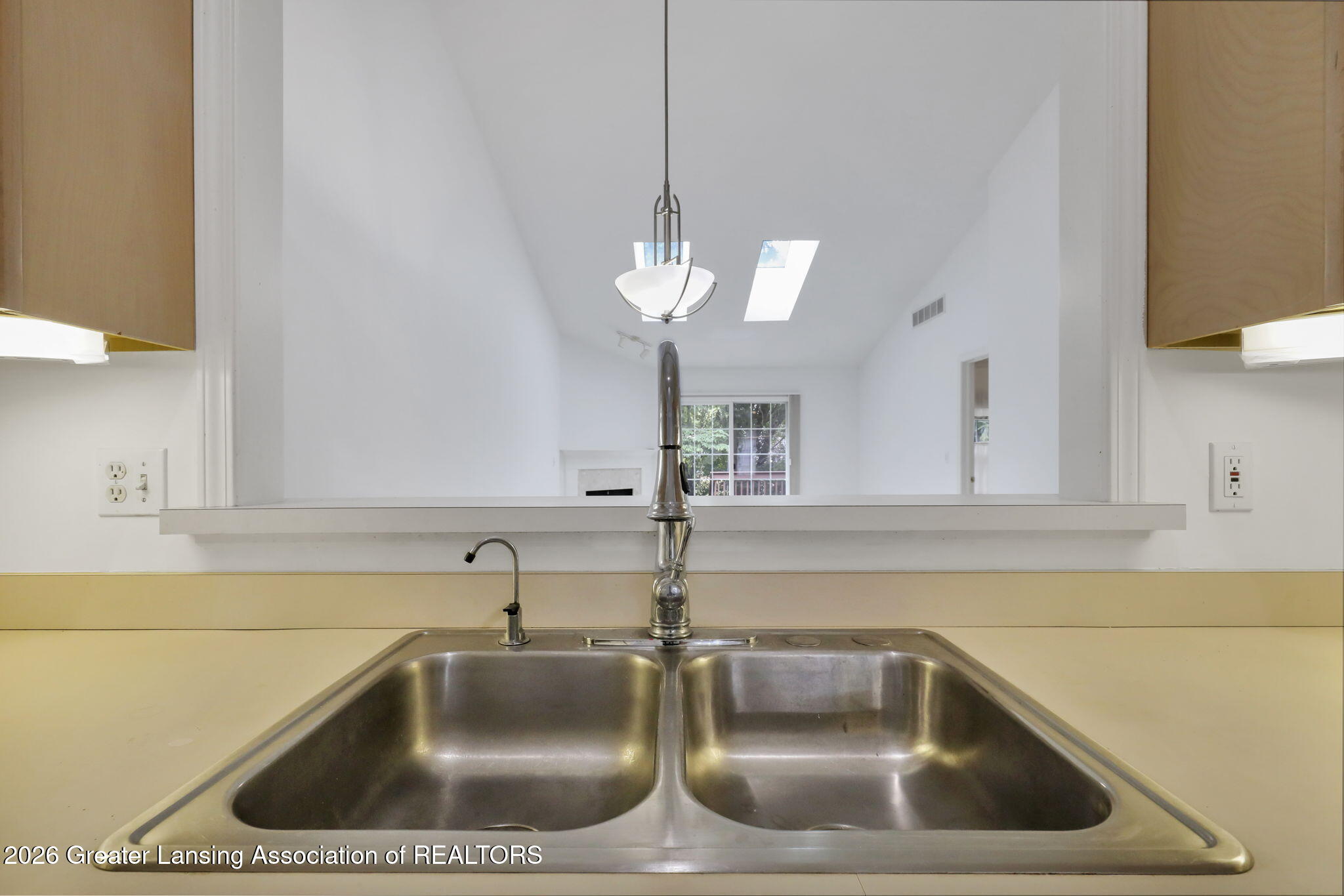 5940 Coleman Road East Lansing, MI 48823 - Photo 11 of 34 11-web-or-mls-9I3A5379