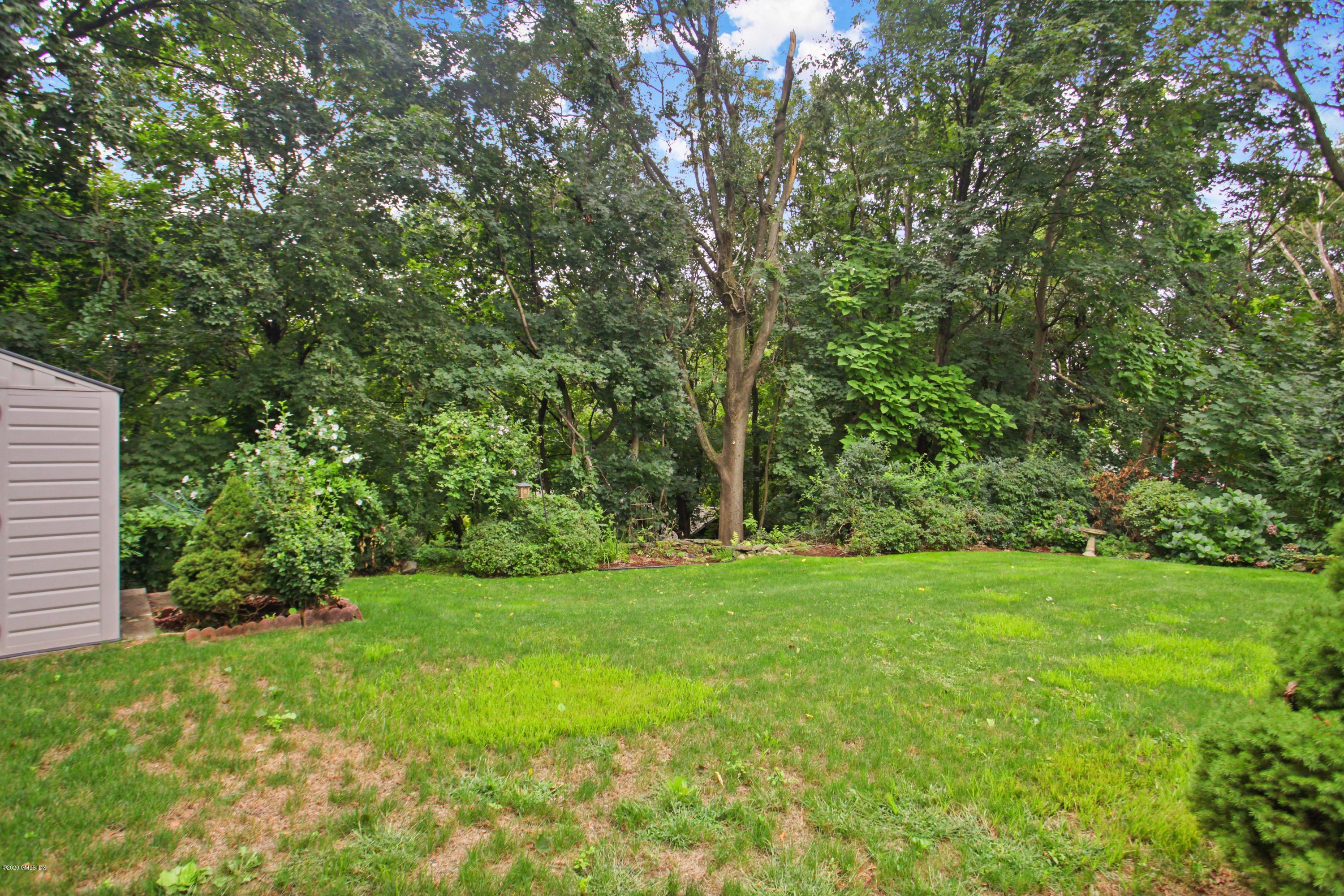 47 Sheep Hill Road Riverside, CT 06878 - Photo 20 of 30 Backyard