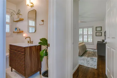 $395,000 | 2627 West 10th Street, Dallas, TX 75211
