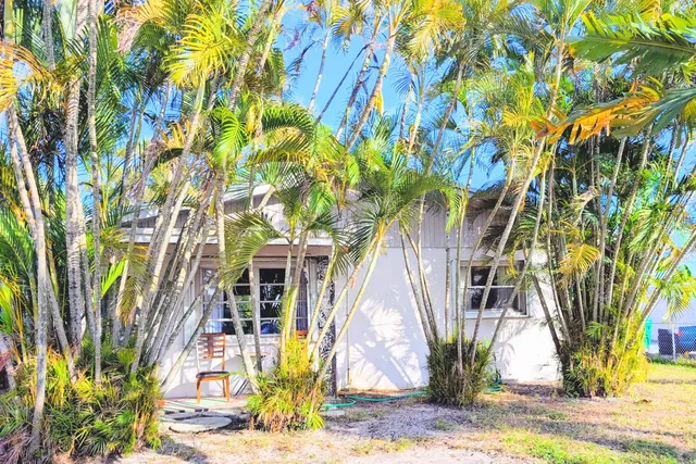 $380,000 | 3932 Serubi Avenue, Palm Springs, FL 33461