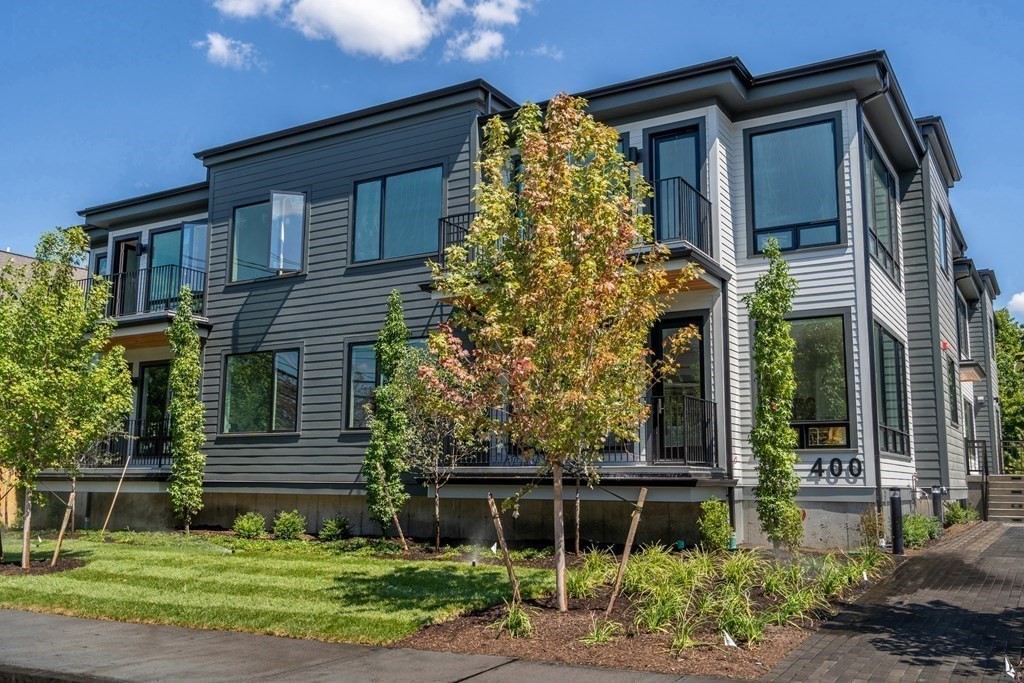 400 Hunnewell Street, Unit 101 Needham, MA 02494 - Photo 2 of 20