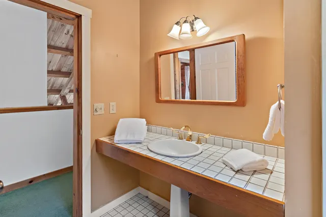 $975,000 | 1227 Roxbury Mountain Road, Warren, VT 05674