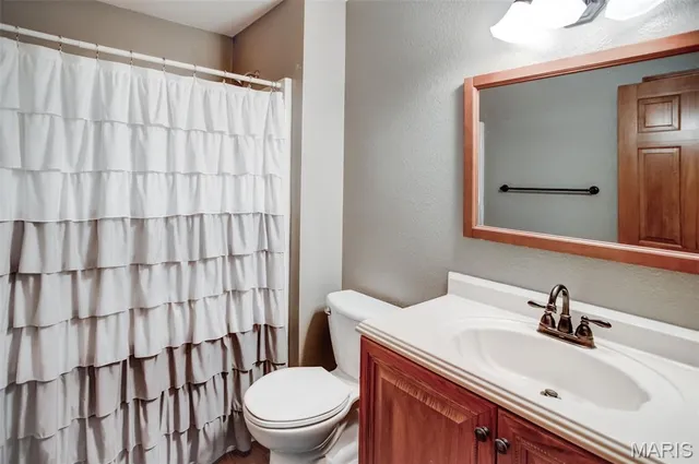 $240,000 | 612 Cross Winds Court, Jerseyville, IL 62052