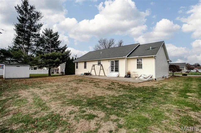 $240,000 | 612 Cross Winds Court, Jerseyville, IL 62052