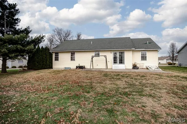 $240,000 | 612 Cross Winds Court, Jerseyville, IL 62052