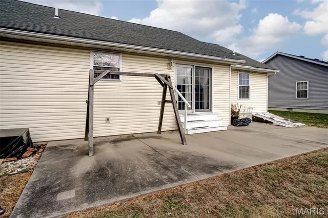 $240,000 | 612 Cross Winds Court, Jerseyville, IL 62052