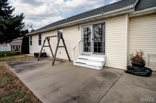$240,000 | 612 Cross Winds Court, Jerseyville, IL 62052