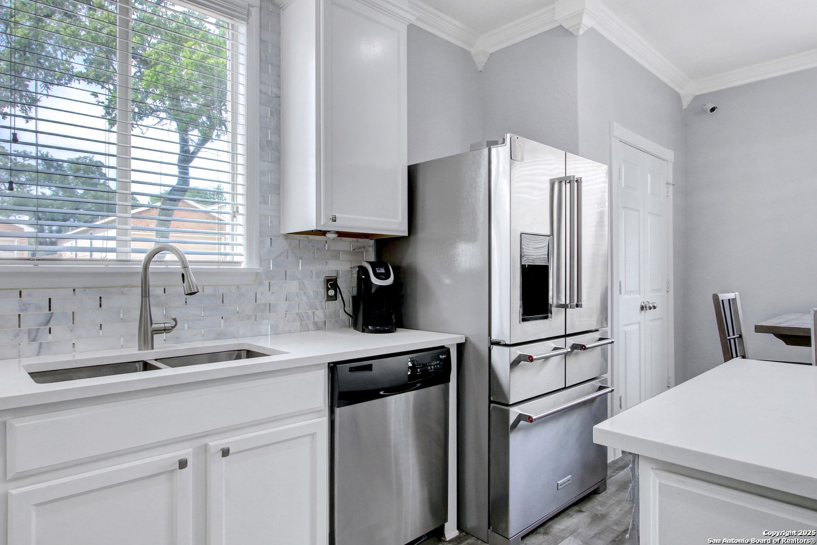 27334 Lasso Bend San Antonio, TX 78260 - Photo 12 of 34