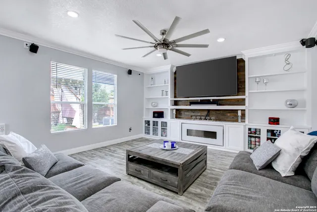$2,350 | 27334 Lasso Bend, San Antonio, TX 78260