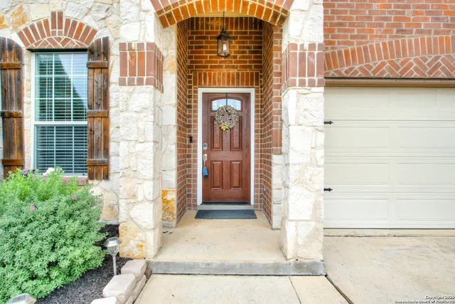 $2,350 | 27334 Lasso Bend, San Antonio, TX 78260