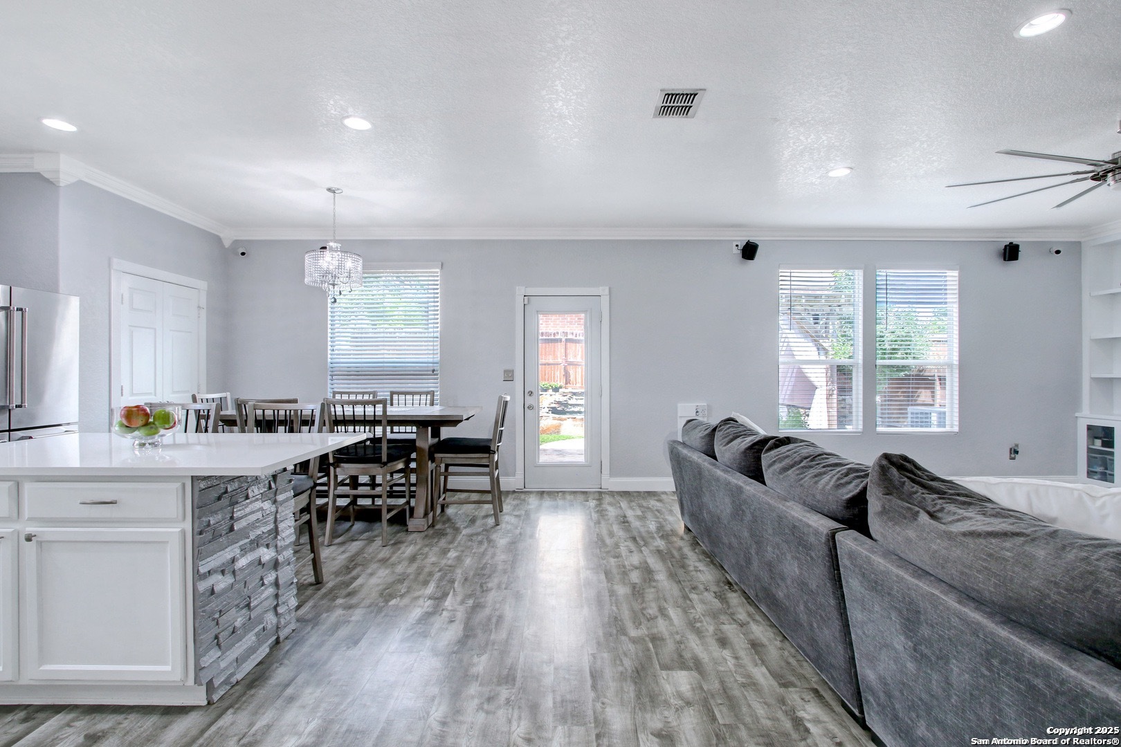 27334 Lasso Bend San Antonio, TX 78260 - Photo 6 of 34