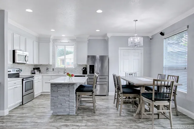 $2,350 | 27334 Lasso Bend, San Antonio, TX 78260