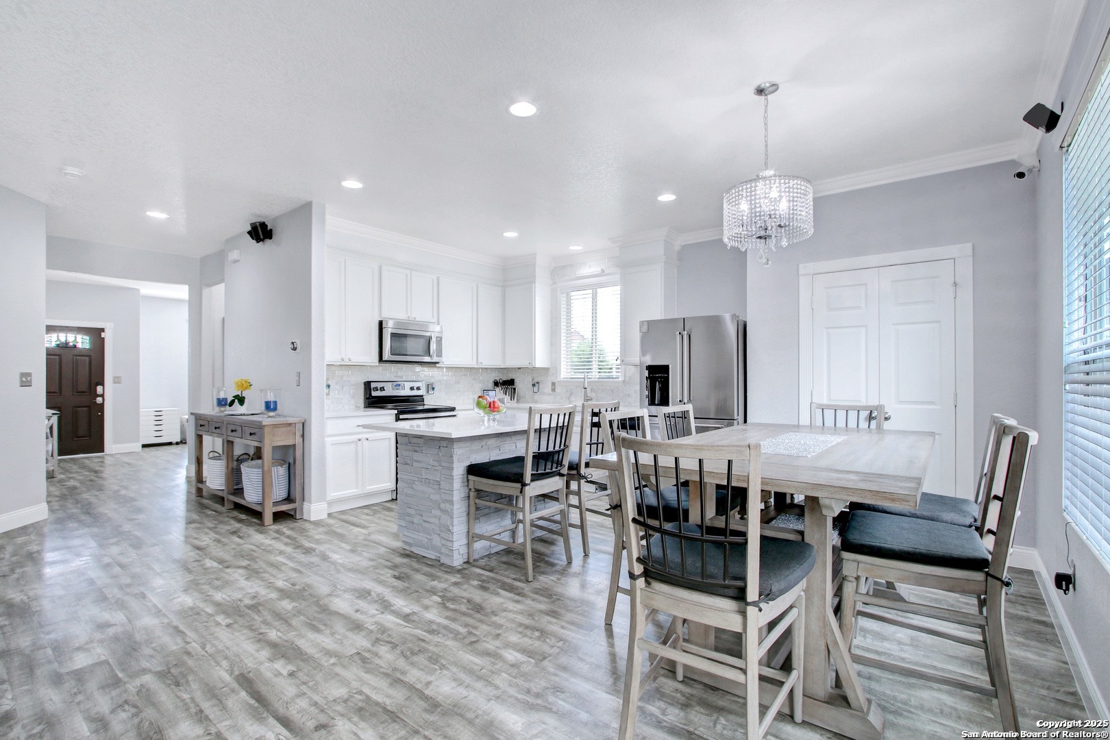 27334 Lasso Bend San Antonio, TX 78260 - Photo 9 of 34