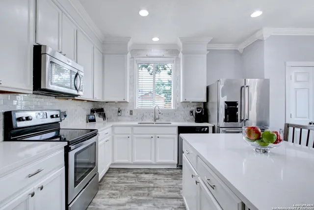 $2,350 | 27334 Lasso Bend, San Antonio, TX 78260