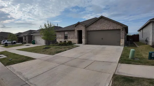 $2,200 | 1215 Rustic Vw Lane, Denton, TX 76207