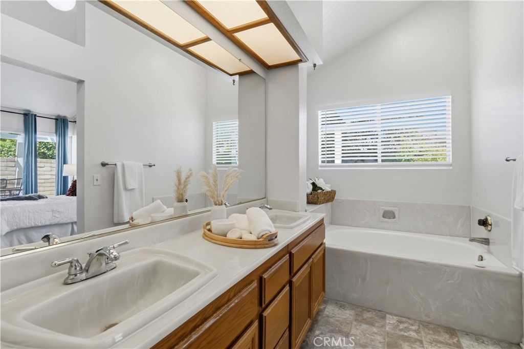 592 Fairfield Road Simi Valley, CA 93065 - Photo 20 of 39
