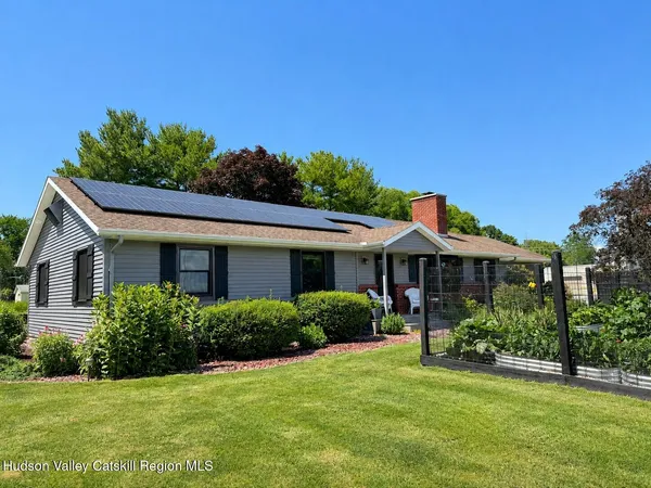 $529,000 | 29 Hickory Lane, Hudson, NY 12534
