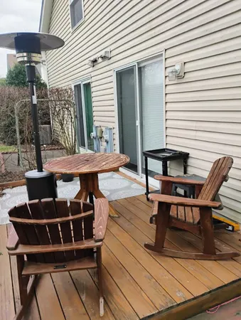 $295,900 | 254 Acorn Drive, Streamwood, IL 60107