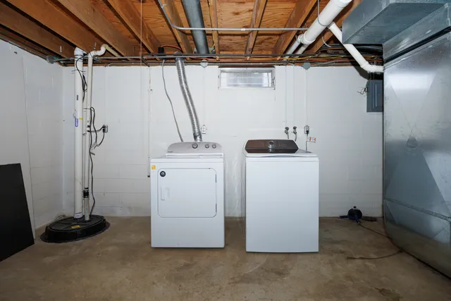 $250,000 | 213 Concord Drive, Normal, IL 61761