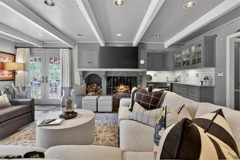 $1,549,000 | 8301 Roe Avenue, Prairie Village, KS 66207