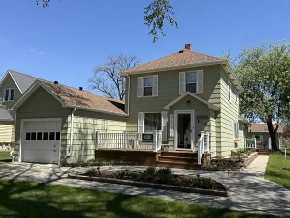$249,900 | 210 9th Street North, Breckenridge, MN 56520