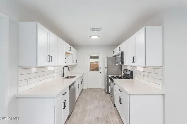 $2,800 | 1630 East 12th Street, Tempe, AZ 85281