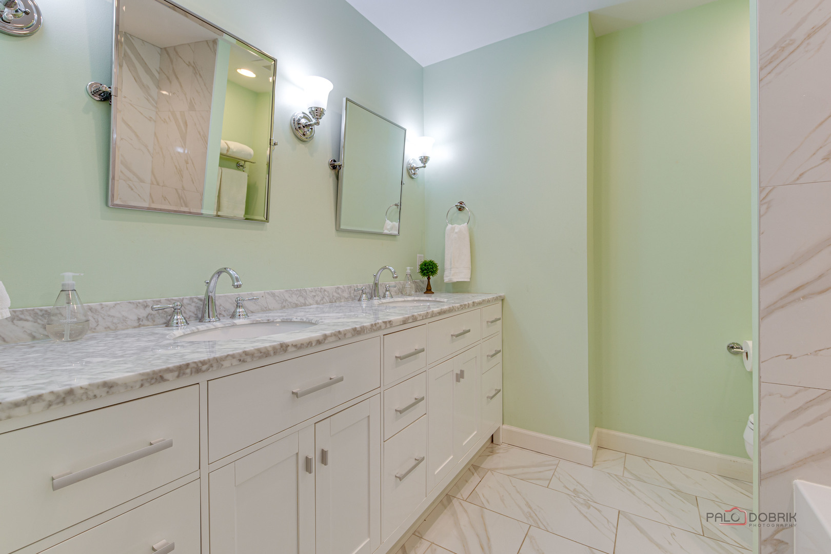 597 South Green Bay Road Lake Forest, IL 60045 - Photo 17 of 42 Gallery Image 17