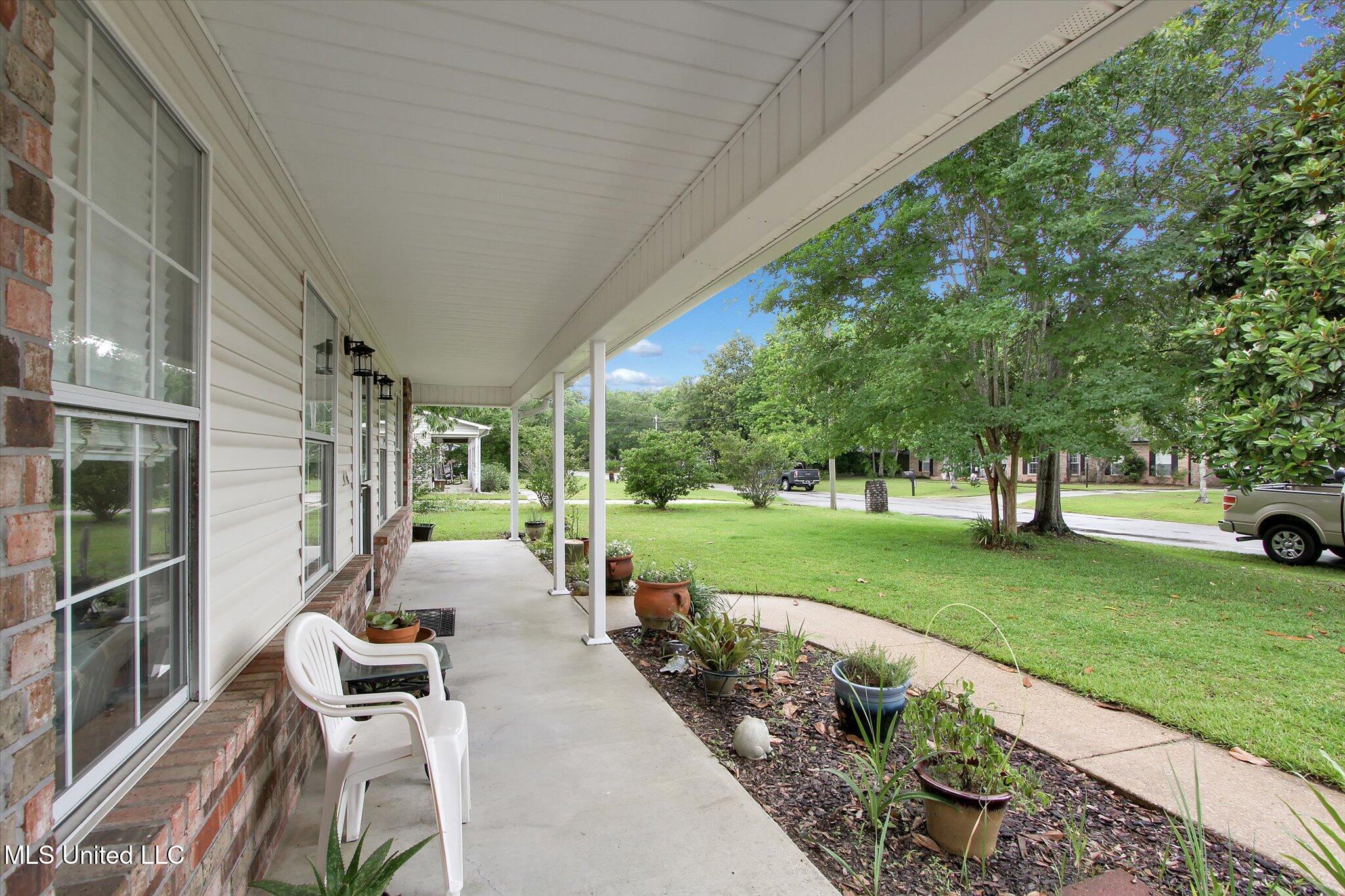 8809 Old Walnut Road Ocean Springs, MS 39564 - Photo 4 of 30 Front Porch
