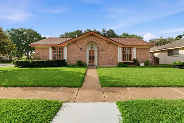$220,000 | 303 North Forest Boulevard, Houston, TX 77090