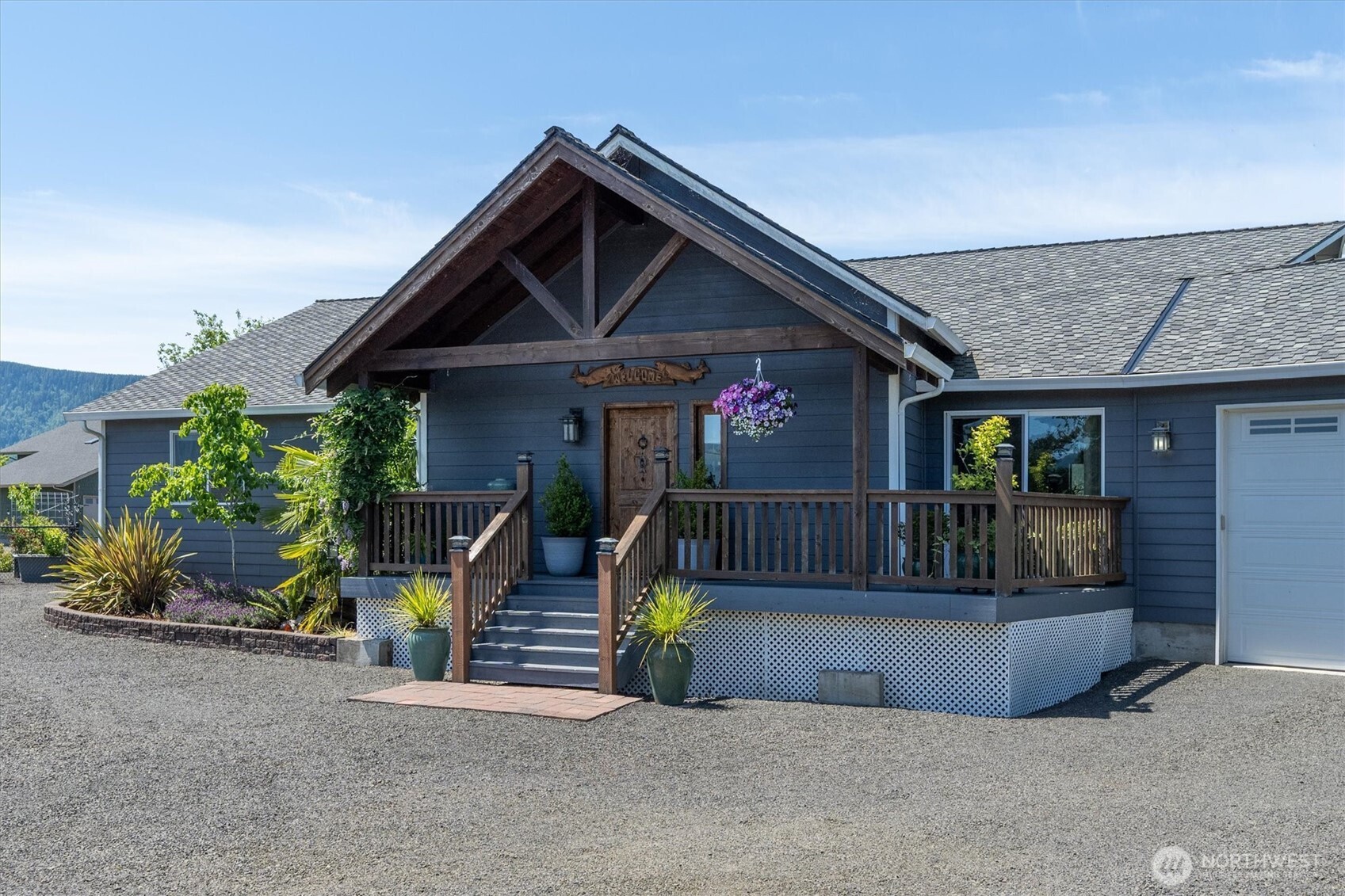268 South Welcome Slough Road Cathlamet, WA 98612 - Photo 1 of 40