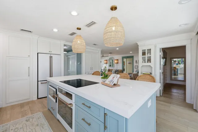 $1,095,000 | 61 Pine Hill Trail West, Tequesta, FL 33469