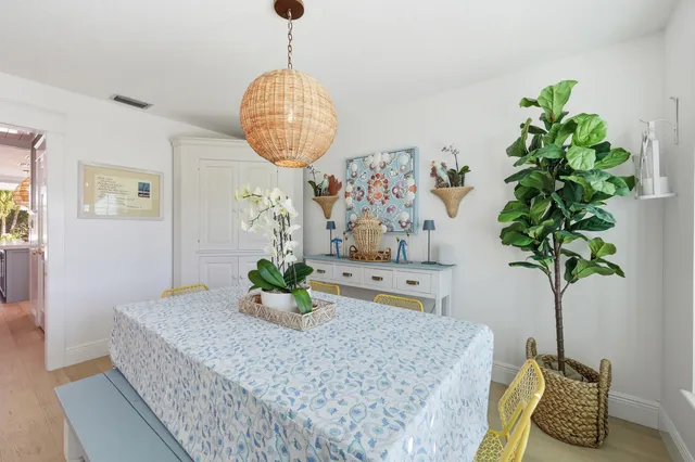 $1,095,000 | 61 Pine Hill Trail West, Tequesta, FL 33469