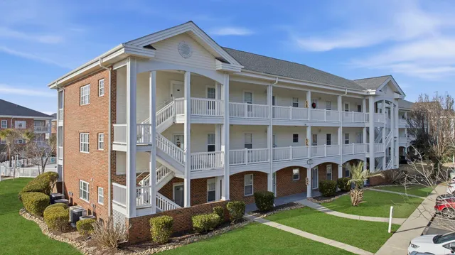 $159,900 | 3911 Gladiola Court, Unit 203, Myrtle Beach, SC 29588