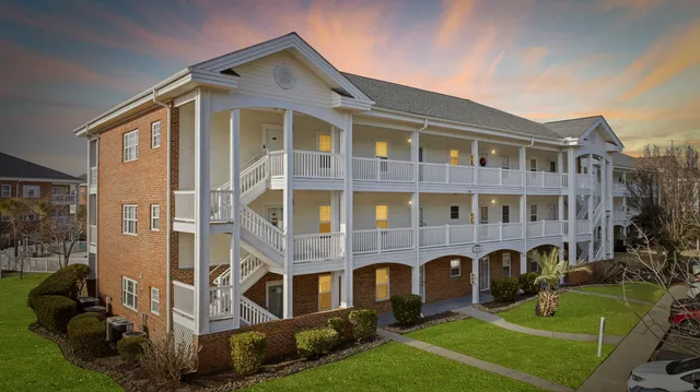 $159,900 | 3911 Gladiola Court, Unit 203, Myrtle Beach, SC 29588