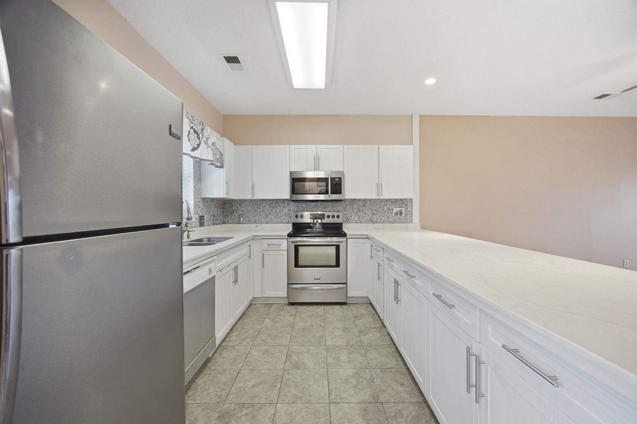 3911 Gladiola Court, Unit 203 Myrtle Beach, SC 29588 - Photo 4 of 37