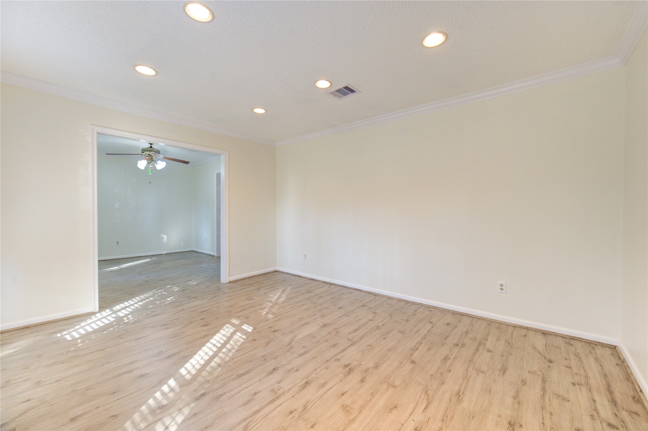 5810 Boyce Springs Drive Houston, TX 77066 - Photo 10 of 34