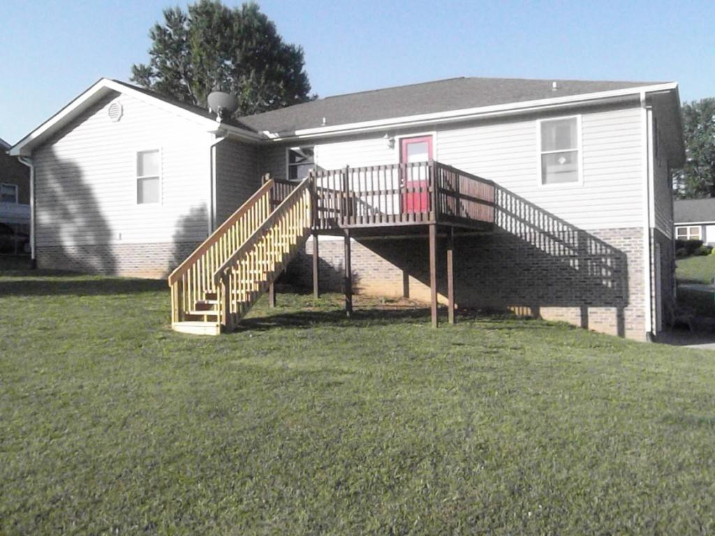 224 Reed Avenue Greeneville, TN 37743 - Photo 24 of 29 Picture of the back