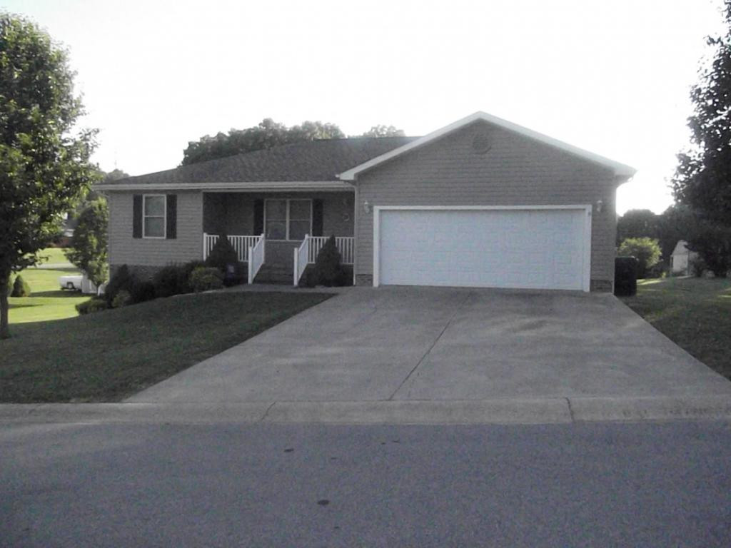 224 Reed Avenue Greeneville, TN 37743 - Photo 29 of 29 Concrete driveway sidewalk