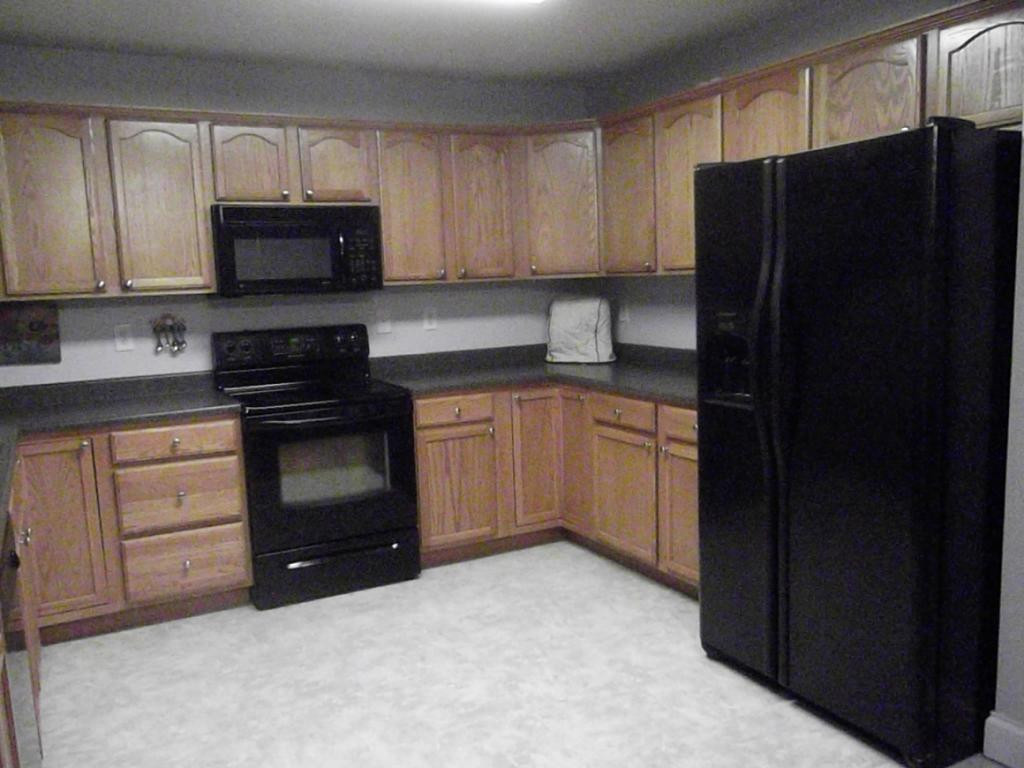 224 Reed Avenue Greeneville, TN 37743 - Photo 4 of 29 Spacious Kitchen