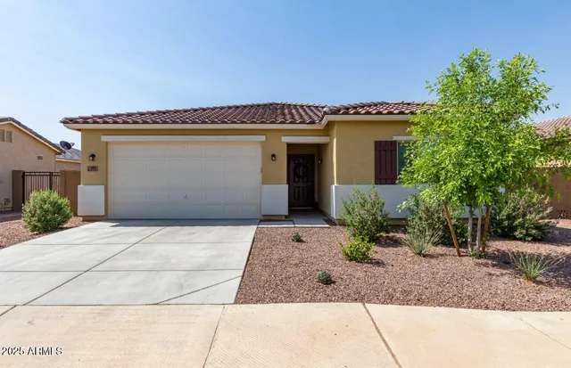$2,300 | 155 West Jamaica Place, Casa Grande, AZ 85122