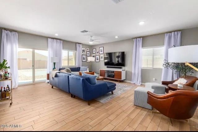 $2,300 | 155 West Jamaica Place, Casa Grande, AZ 85122