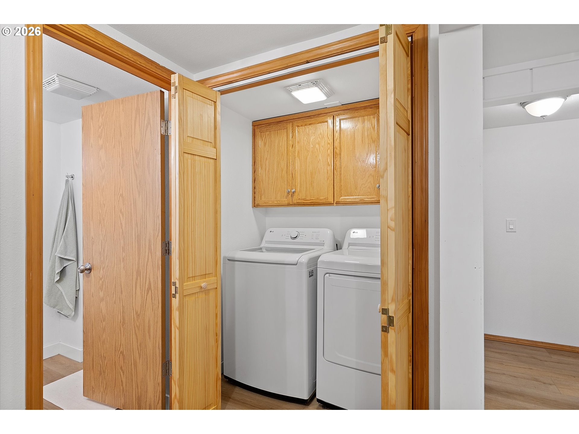 4773 North Yale Street Portland, OR 97203 - Photo 33 of 45 a view of bathroom with a sink and mirror