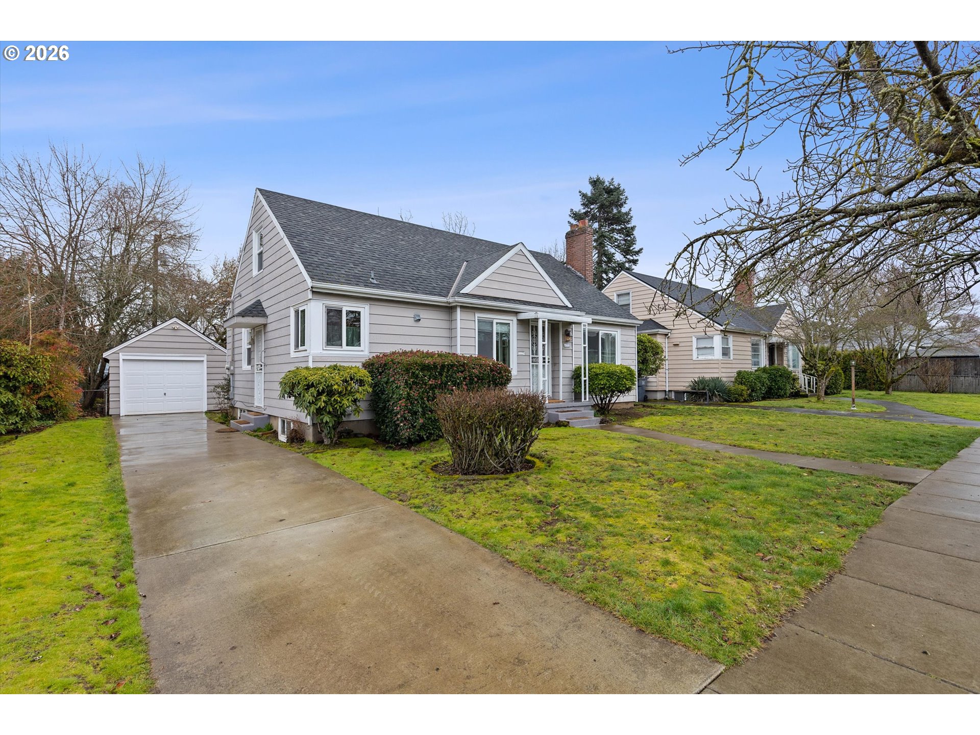 4773 North Yale Street Portland, OR 97203 - Photo 41 of 45 a front view of a house with garden