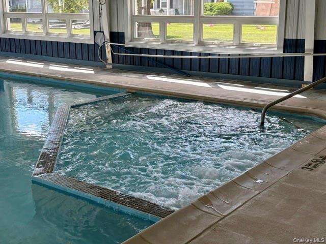 302 Commons Way, Unit E Fishkill, NY 12524 - Photo 15 of 20 Jacuzzi