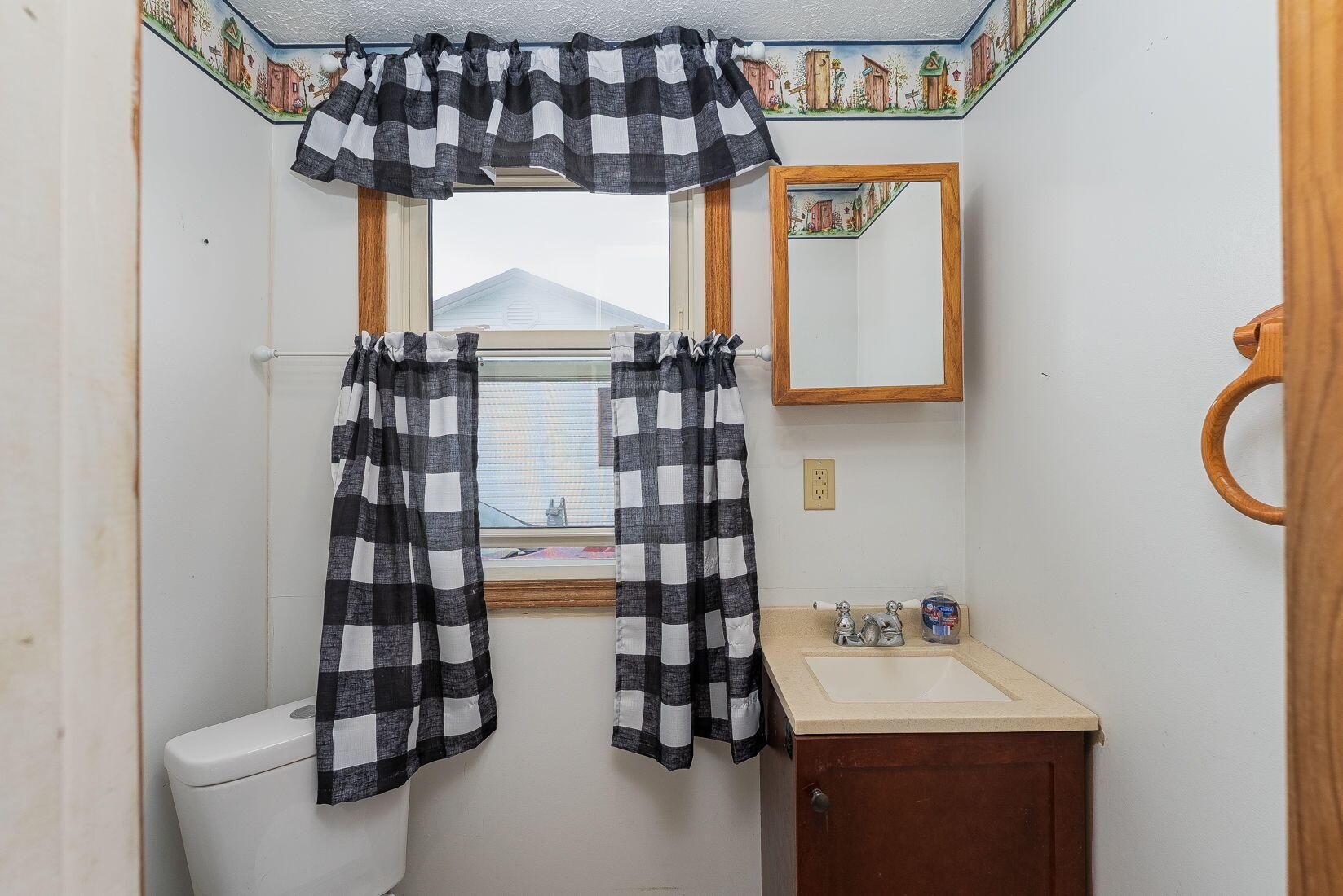 1227 Trimble Road Mansfield, OH 44906 - Photo 26 of 38 second bathroom
