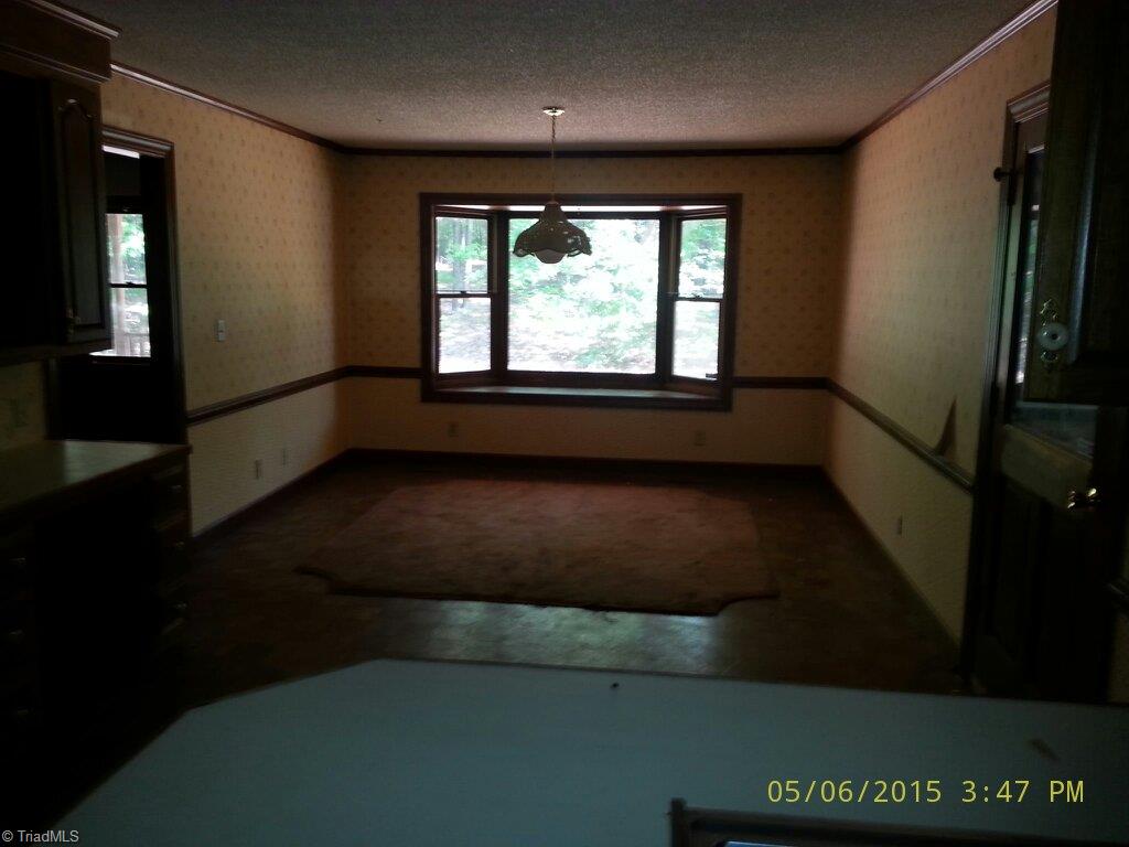 124 Cross Baptist Rural Hall, NC 27045 - Photo 4 of 14