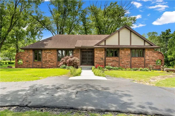 $349,999 | 15096 East Quail Road, Nevada, MO 64772