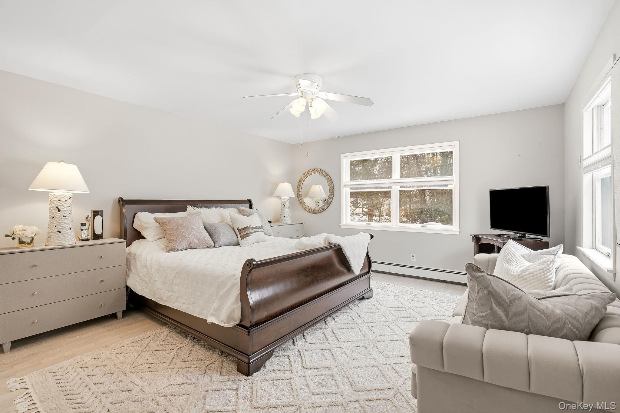 39 Lambert Lane New Rochelle, NY 10804 - Photo 18 of 30 Primary Bedroom